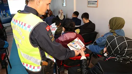 Sürücü adaylarına son ders jandarmadan