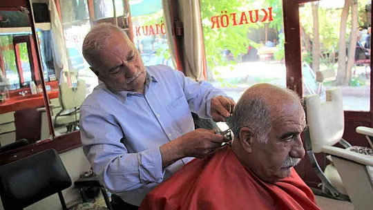 'Geçmişe dönme şansım olsa okumak isterim'