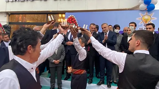 AK Parti Genel Başkan Yardımcısı Kandemir'den millet vurgusu