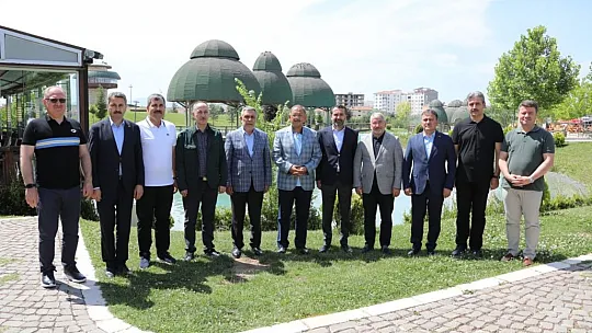 'Başkan Şahin Şerifoğulları, büyük bir gayretle birçok projenin içerisinde koşuyor'