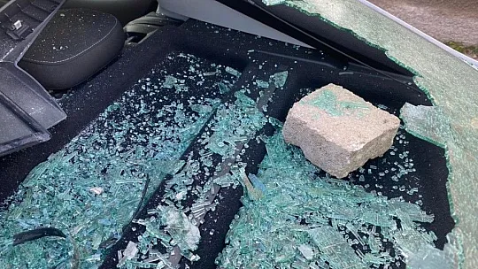 Elazığ Ak Parti Eski Gençlik Kolları Başkanı Er'in Aracına Çirkin Saldırı