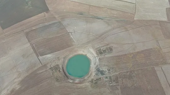 Çemişgezek'te sular çekilince dev obruklar ortaya çıktı