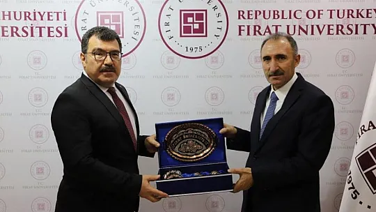 TÜBİTAK Başkanı Mandal, Elazığ'da akademisyen ve öğrencilerle buluştu