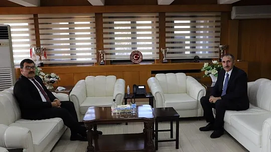 TÜBİTAK Başkanı Mandal, Elazığ'da akademisyen ve öğrencilerle buluştu