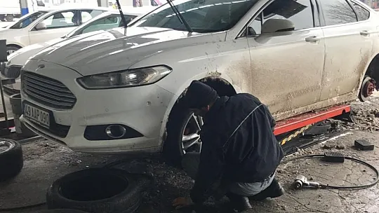 Ustalar sürücülere kış bakımını hatırlattı
