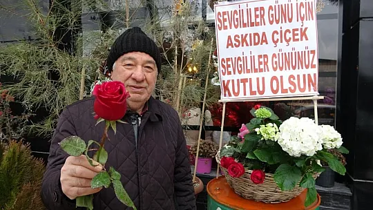 Başkaları da aynı duruma düşmesin diye 'Askıda Çiçek' kampanyası başlattı