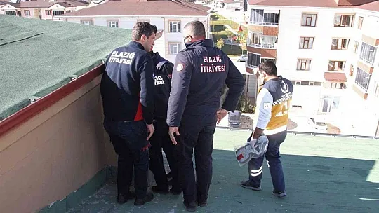 Şüpheli şahıs bacadan binaya girmeye çalışınca sıkıştı