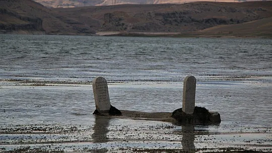 Her yerde ayrı bir mezarlık ortaya çıktı