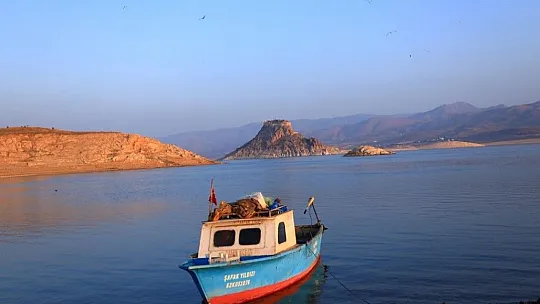 3 bin yıllık tarihi ve doğal güzellik: Pertek Kalesi