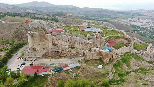 Vatandaşlar bayram tatilinde Harput'u tercih etti
