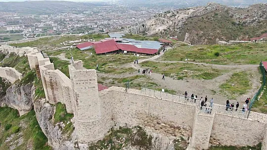 Vatandaşlar bayram tatilinde Harput'u tercih etti