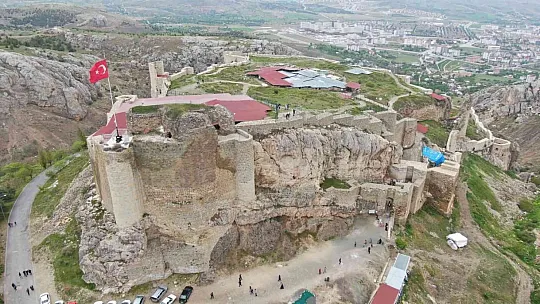 Vatandaşlar bayram tatilinde Harput'u tercih etti