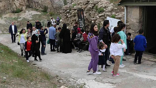 Vatandaşlar bayram tatilinde Harput'u tercih etti