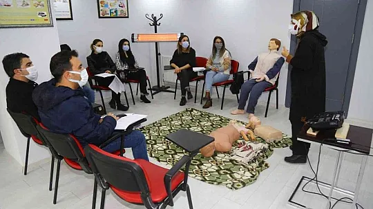 Elazığ Belediyesi seminerlere devam ediyor