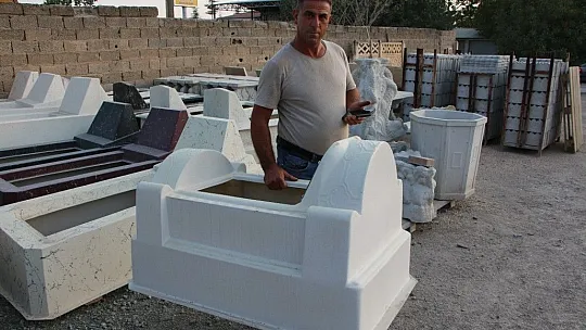 Kompozit hazır mezarlar 90 yıl ömrüyle dikkat çekiyor