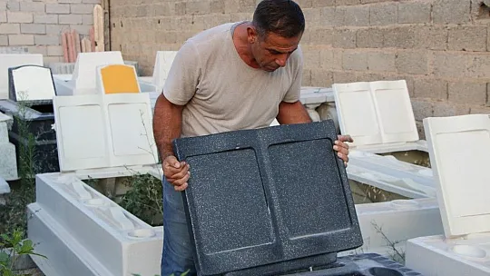 Kompozit hazır mezarlar 90 yıl ömrüyle dikkat çekiyor