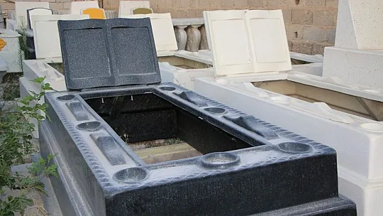 Kompozit hazır mezarlar 90 yıl ömrüyle dikkat çekiyor