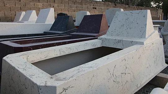 Kompozit hazır mezarlar 90 yıl ömrüyle dikkat çekiyor