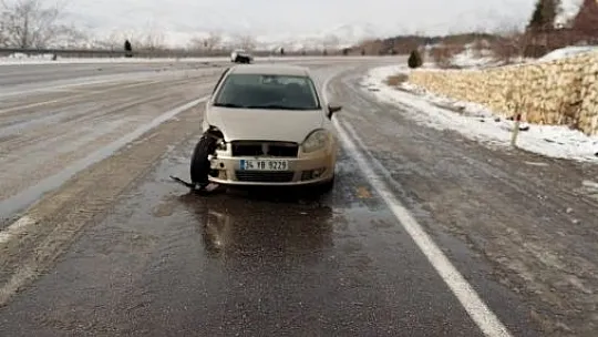 Elazığ'da buzlanan yollarda kazalar artıyor