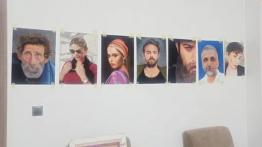Çocukken kömürle çiziyordu, şimdi yaptığı eserleri görenler gözlerine inanamıyor