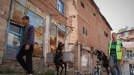 Maden'in dar sokakları 'Kadrolu eşeklere' emanet
