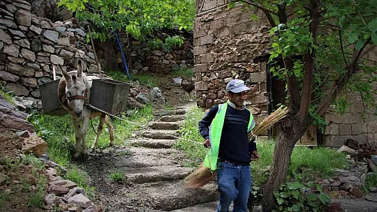 Maden'in dar sokakları 'Kadrolu eşeklere' emanet