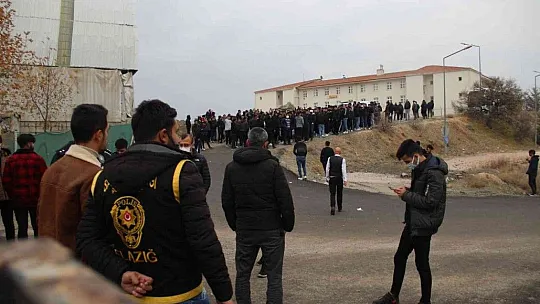Pandemi yasaklarını unutunca 2 otobüs taraftar dışarıda kaldı