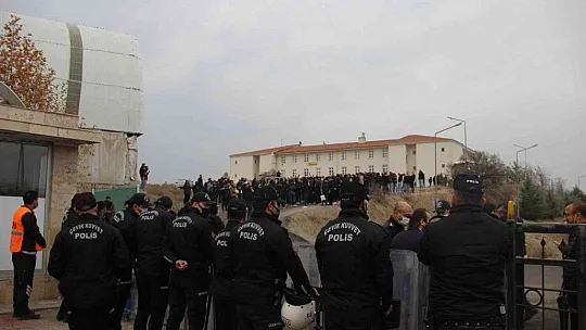 Pandemi yasaklarını unutunca 2 otobüs taraftar dışarıda kaldı