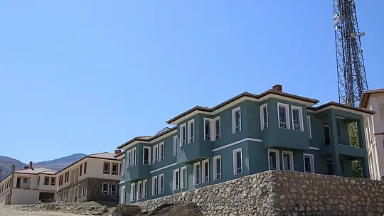 Depremin merkezi Sivrice'deki TOKİ konutlarında sona gelindi