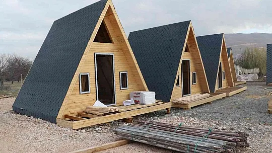 Bungalov fabrikası kurdu, taleplere yetişemiyor