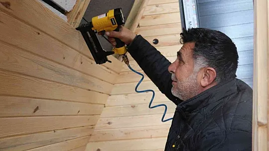Bungalov fabrikası kurdu, taleplere yetişemiyor