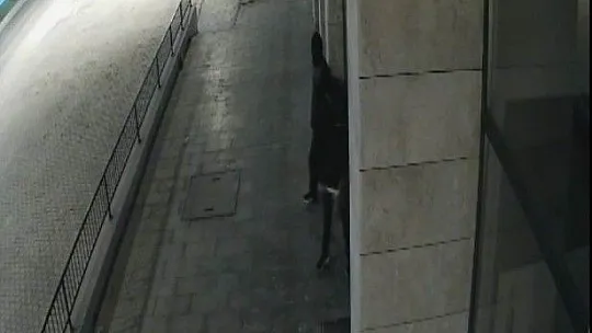 El arabasıyla ne var ne yok çalıp kaçtılar!
