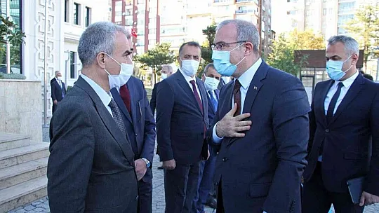 Vali Toraman görevine başladı