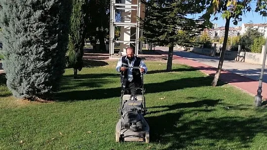 Elazığ Belediyesi yeşil alan çalışmalarını aralıksız sürdürüyor