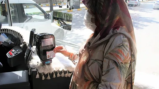 Elazığ Belediyesi'nden şehit yakınları ve gazileri onurlandıran uygulama