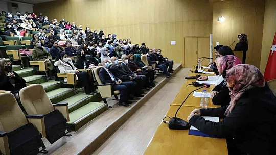 Fırat Üniversitesi Edebiyat Öğrenci Topluluğundan anlamlı panel