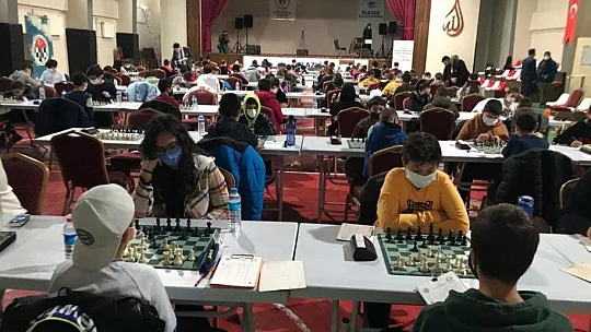 29 Ekim Cumhuriyet Bayramı Satranç Turnuvası düzenlendi