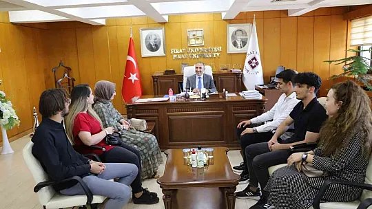 Rektör Göktaş öğrencilerin talep ve isteklerini almaya devam ediyor