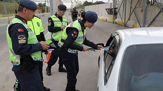 Vali Toraman ile 'Emniyet Kemeri' uygulaması