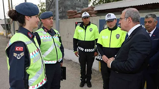 Vali Toraman ile 'Emniyet Kemeri' uygulaması