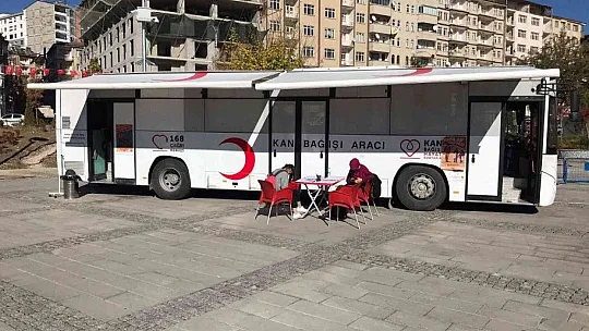 Kızılay Sokağı'na vatandaşlardan yoğun ilgi
