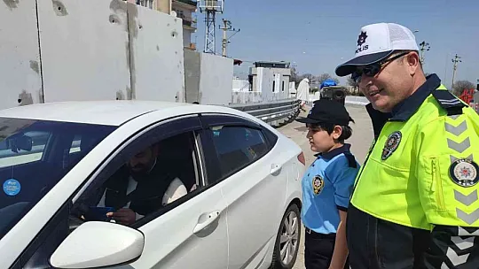 Kovancılar'da 'Otizme Mavi Işık Yak' etkinliği
