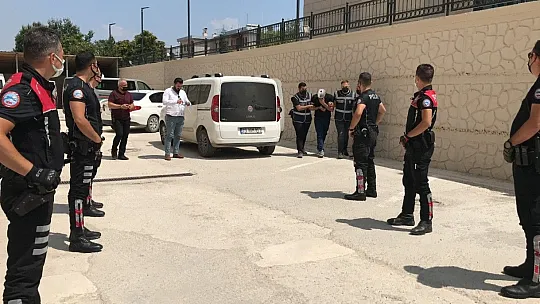 1 kişiyi öldürüp 6 kişiyi yaralayan şüpheli adliyeye sevk edildi