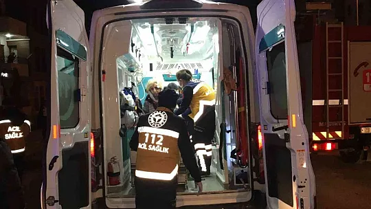 Meydana gelen 2 ayrı trafik kazasında 8 kişi yaralandı