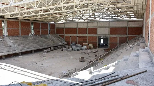 2 bin 600 kişilik spor salonu yükseliyor