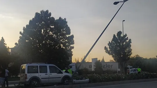 5 kişinin yaralandığı kaza güvenlik kamerasında