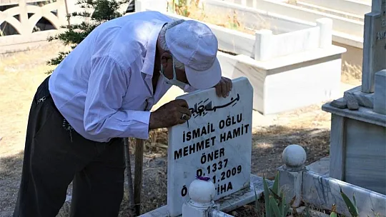 Arefe günü mezarlıklarda ziyaretçi yoğunluğu