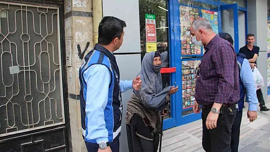 Elazığ Zabıtası dilenci avında