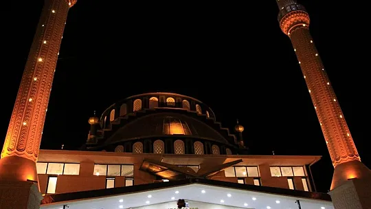 Elazığ'da bin 11 camide eş zamanlı sela sesleri yükseldi