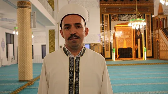 Elazığ'da bin 11 camide eş zamanlı sela sesleri yükseldi